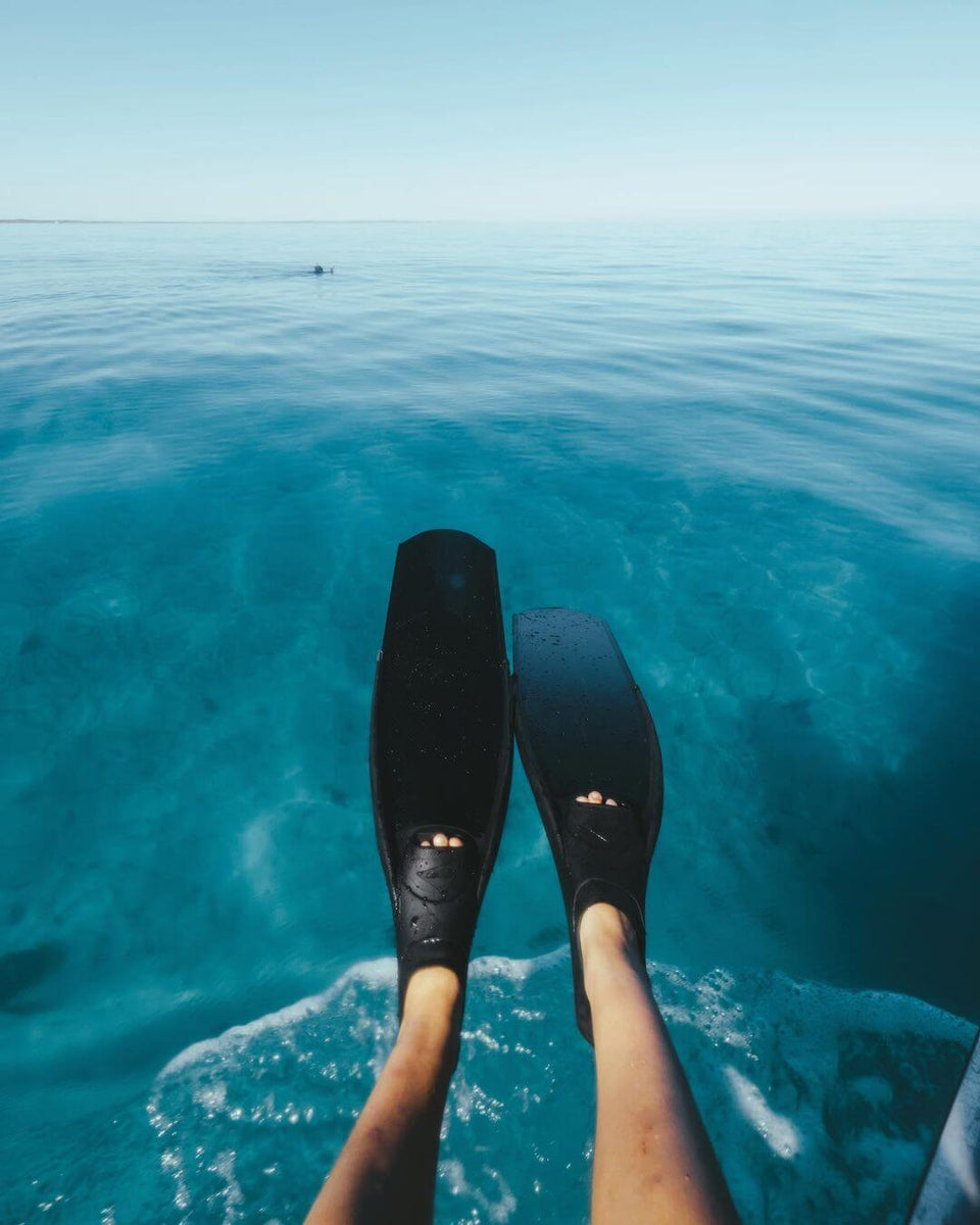 DiveR Australia Hand Made STEALTH BLACK carbon fins DiveR Fins